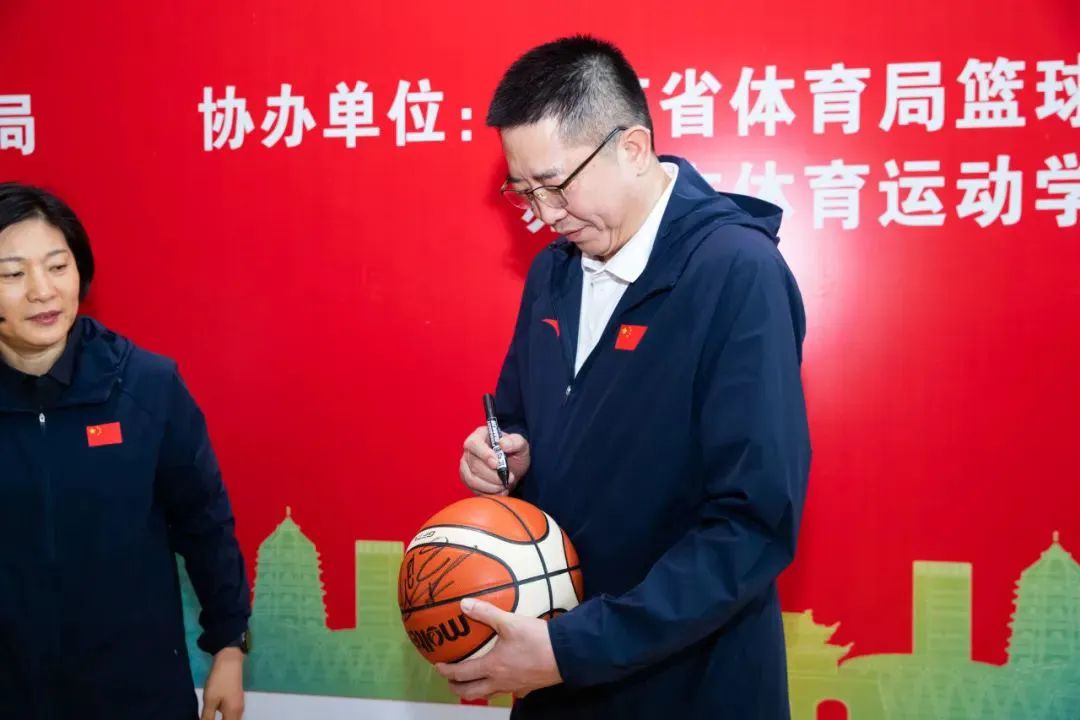 刻苦训练篮球时如何避免受伤的建议_2